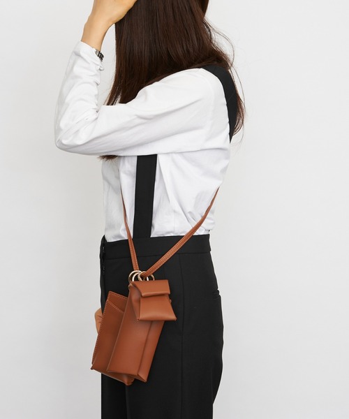 LAZY SUSAN（レイジースーザン）の「マルチポシェット　ルベルニ３セット（ショルダーバッグ・レディース・ブラック/ブラウン/アイボリー・FREE）」の3枚目の写真