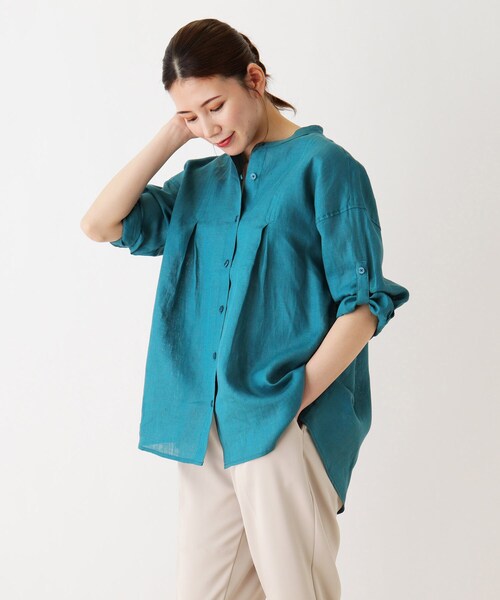 SHOO・LA・RUE（シューラルー）の「◆フレンチリネン100％ゆるバンドカラーシャツ（シャツ/ブラウス・レディース・ホワイト/グリーン・02/03/04）」の2枚目の写真