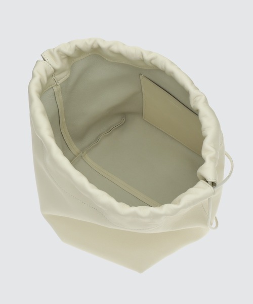 JIL SANDER（ジルサンダー）の「DRAWSTRING SM CR　BODY（ショルダーバッグ・レディース・オフホワイト/ブラック・U）」の5枚目の写真