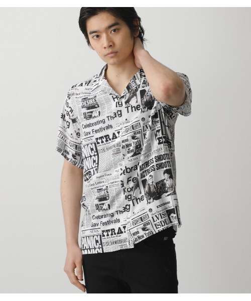 AZUL by moussy（アズールバイマウジー）の「PERSON GRAPHIC SHIRT/パーソングラフィックシャツ（シャツ/ブラウス・メンズ・ホワイト系その他/ブラック系その他・MEDIUM/LARGE/SMALL）」の2枚目の写真