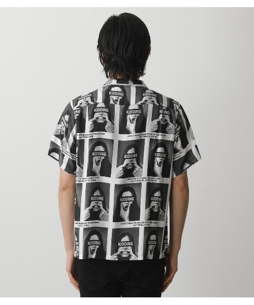 AZUL by moussy（アズールバイマウジー）の「PERSON GRAPHIC SHIRT/パーソングラフィックシャツ（シャツ/ブラウス・メンズ・ホワイト系その他/ブラック系その他・MEDIUM/LARGE/SMALL）」の10枚目の写真