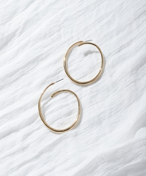DRWCYS（ドロシーズ）の「ロールメタルフープピアス（ピアス（両耳用）・レディース・シルバー/ゴールド・FREE）」の2枚目の写真