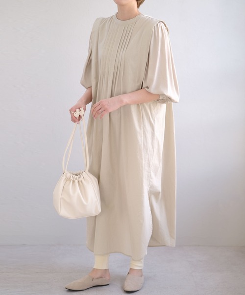 ANDJ(アンドジェイ)の「リネンタッチ異素材切替ピンタックブザムワンピース(シャツワンピース・レディース・ブラック/アイボリー/ライトベージュ・M)」の1枚目の写真