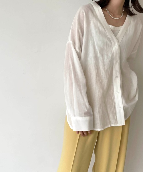 CANAL JEAN（キャナルジーン）の「via j(ヴィアジェイ) コットンリネンVネックシャツ（シャツ/ブラウス・レディース・ベージュ/アイボリー・ONE SIZE）」の3枚目の写真