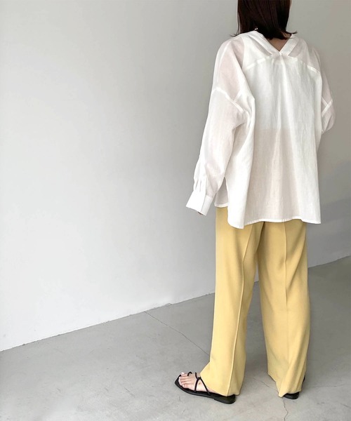 CANAL JEAN（キャナルジーン）の「via j(ヴィアジェイ) コットンリネンVネックシャツ（シャツ/ブラウス・レディース・ベージュ/アイボリー・ONE SIZE）」の5枚目の写真