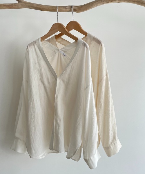 CANAL JEAN（キャナルジーン）の「via j(ヴィアジェイ) コットンリネンVネックシャツ（シャツ/ブラウス・レディース・ベージュ/アイボリー・ONE SIZE）」の9枚目の写真