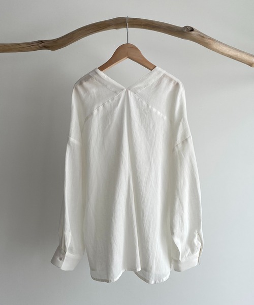 CANAL JEAN（キャナルジーン）の「via j(ヴィアジェイ) コットンリネンVネックシャツ（シャツ/ブラウス・レディース・ベージュ/アイボリー・ONE SIZE）」の10枚目の写真