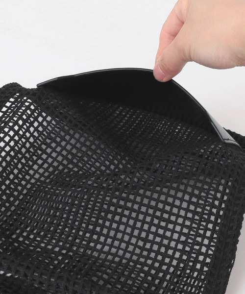URBAN RESEARCH(アーバンリサーチ)の「メッシュ巾着バッグ(ショルダーバッグ・レディース・ブラック/カーキ/アイボリー・-)」の13枚目の写真