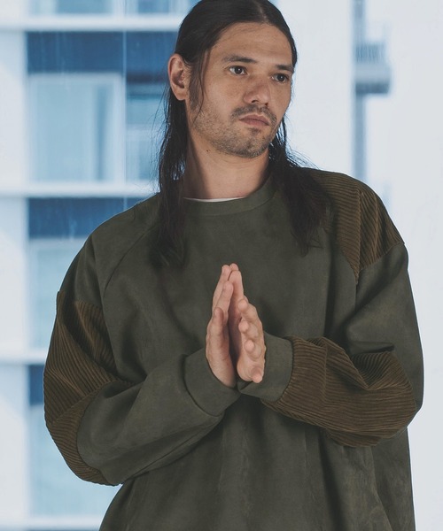 ANGENEHM（アンゲネーム）の「mlt3497-Suede Like Cardboard Knit×Corduroy Switch Pullover (MADE IN JAPAN) プルオーバー（Tシャツ/カットソー・メンズ・オリーブ/ブラック・M/L/S）」の3枚目の写真