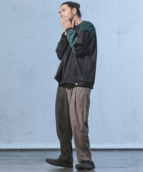 ANGENEHM（アンゲネーム）の「mlt3497-Suede Like Cardboard Knit×Corduroy Switch Pullover (MADE IN JAPAN) プルオーバー（Tシャツ/カットソー・メンズ・オリーブ/ブラック・M/L/S）」の13枚目の写真
