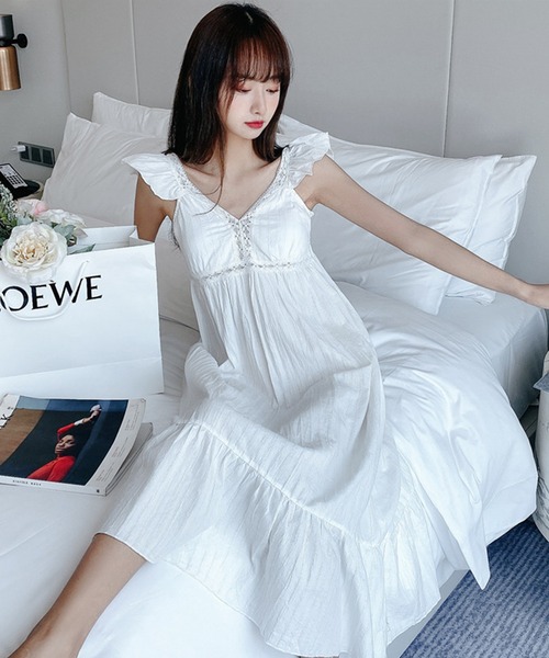 Jasmine Grandiflorum（ジャスミングランディフローラム）の「ロング丈ワンピースルームキャミワンピーズ（ルームワンピース・レディース・ホワイト・LARGE/MEDIUM）」の13枚目の写真