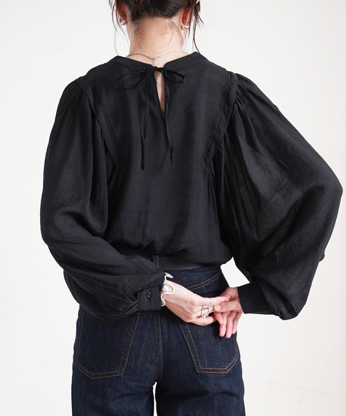 Fizz(フィズ)の「【Fizz/フィズ】 バックリボンボリューム袖シアーブラウス(シャツ/ブラウス・レディース・ブラック/オリーブ/サンドベージュ・M)」の7枚目の写真