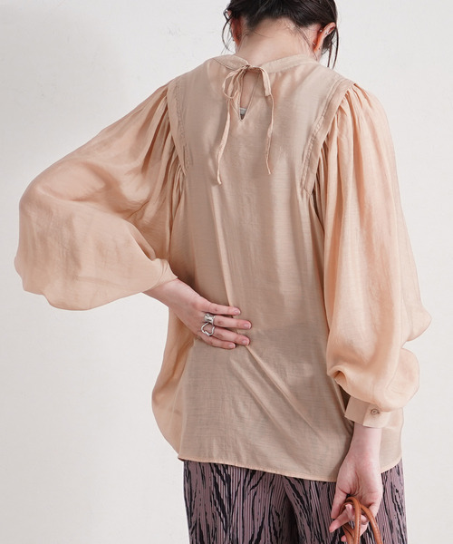 Fizz(フィズ)の「【Fizz/フィズ】 バックリボンボリューム袖シアーブラウス(シャツ/ブラウス・レディース・ブラック/オリーブ/サンドベージュ・M)」の13枚目の写真