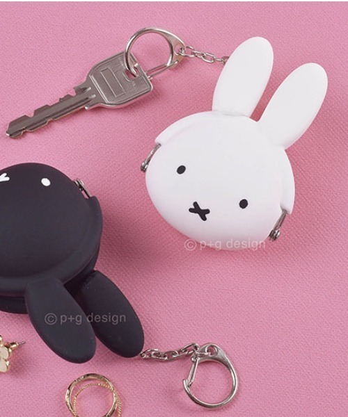 Miffy（ ミッフィー）の「mimi POCHI BABY miffy キーリング付がま口ミニケース（キーホルダー・レディース・ブラック/ホワイト・FREE）」の2枚目の写真