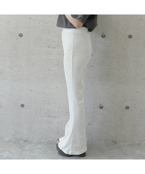 VIBGYOR(ヴィブジョー)の「VIBGYOR Select/リブフレアパンツ(YA)(その他パンツ・レディース・ホワイト/ベージュ・FREE)」の9枚目の写真