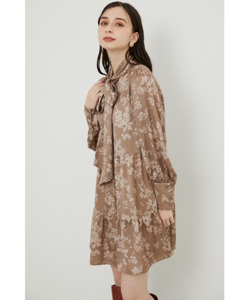 rienda(リエンダ)の「ボウタイティアードシャツワンピース(シャツワンピース・レディース・ライトグリーン/ダークパープル/ブラウン系その他・SMALL/MEDIUM)」の1枚目の写真