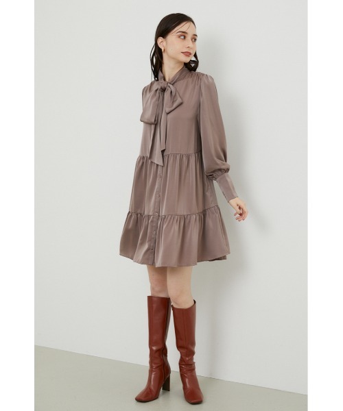 rienda(リエンダ)の「ボウタイティアードシャツワンピース(シャツワンピース・レディース・ライトグリーン/ダークパープル/ブラウン系その他・SMALL/MEDIUM)」の4枚目の写真