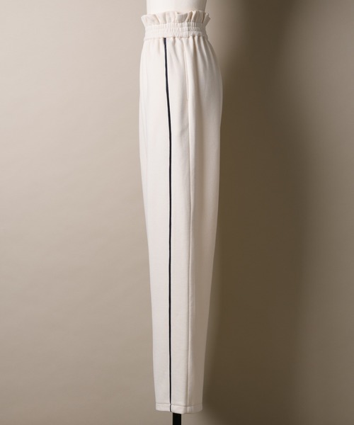 LA BELLE ETUDE(ラベルエチュード)の「ウエストフリル配色ラインスウェットパンツ(スウェットパンツ・レディース・ホワイト/チャコールグレー・S/M)」の4枚目の写真