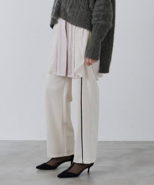 LA BELLE ETUDE(ラベルエチュード)の「ウエストフリル配色ラインスウェットパンツ(スウェットパンツ・レディース・ホワイト/チャコールグレー・S/M)」の12枚目の写真