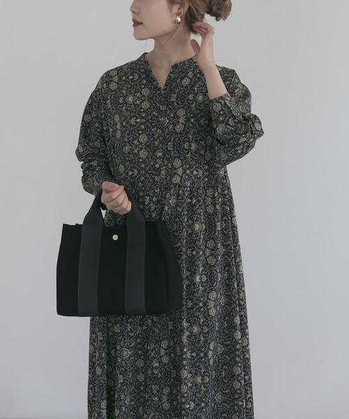 URBAN RESEARCH ROSSO(アーバンリサーチロッソ)の「アラベスクマキシシャツワンピース(ワンピース・レディース・ブラウン/ネイビー・FREE)」の2枚目の写真