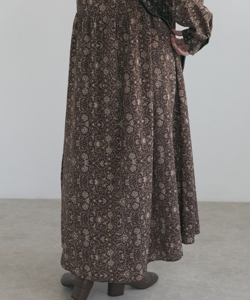 URBAN RESEARCH ROSSO(アーバンリサーチロッソ)の「アラベスクマキシシャツワンピース(ワンピース・レディース・ブラウン/ネイビー・FREE)」の16枚目の写真