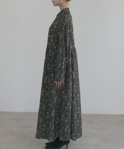 URBAN RESEARCH ROSSO(アーバンリサーチロッソ)の「アラベスクマキシシャツワンピース(ワンピース・レディース・ブラウン/ネイビー・FREE)」の20枚目の写真