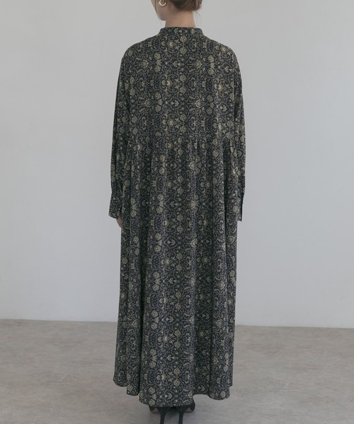 URBAN RESEARCH ROSSO(アーバンリサーチロッソ)の「アラベスクマキシシャツワンピース(ワンピース・レディース・ブラウン/ネイビー・FREE)」の21枚目の写真