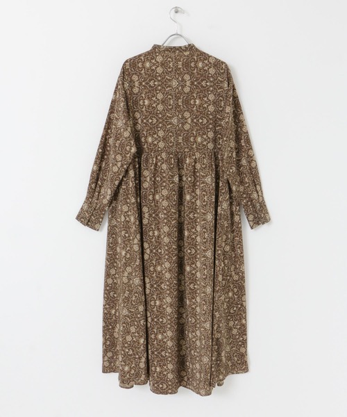 URBAN RESEARCH ROSSO(アーバンリサーチロッソ)の「アラベスクマキシシャツワンピース(ワンピース・レディース・ブラウン/ネイビー・FREE)」の6枚目の写真