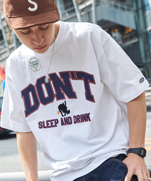 DISCUS ATHLETIC(ディスカス アスレチック)の「DISCUS ATHLETIC/ディスカス アスレチック 天竺デザインプリント&刺繍 コットン半袖Tシャツ(Tシャツ/カットソー・メンズ・ホワイト/グリーン/ホワイト系2/ホワイト系1/イエロー/イエロー系/ネイビー/ブラック系/ホワイト系3/スミクロ/オレンジ/グレー系/ホワイト系/グリーン系/ネイビー系/ブラック・L/M)」の5枚目の写真