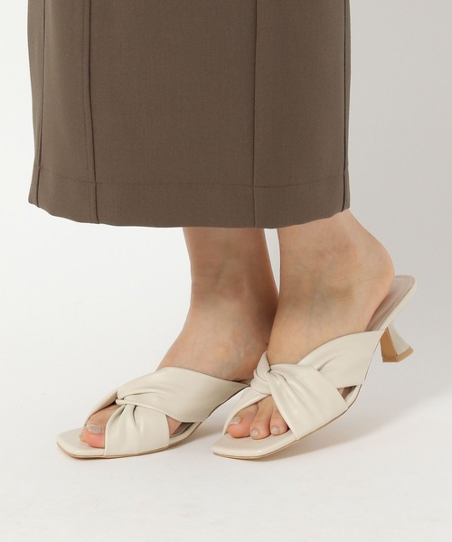 mysty woman（ミスティウーマン）の「クロスリボンサンダル 270329（サンダル・レディース・ブラック/カーキ/アイボリー・MEDIUM/LARGE）」の12枚目の写真