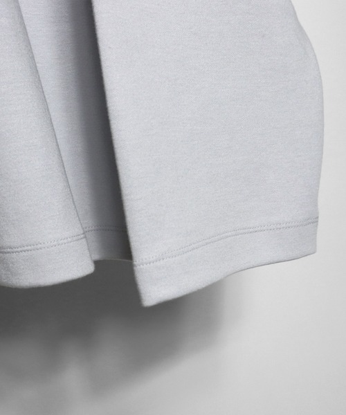 Confirm(コンファーム)の「Confirm / コンファーム ハーフジップ ポンチルーズカットソー(Tシャツ/カットソー・メンズ・ライトブルーグレー/グレイッシュブルー/チャコールグレー・L/M)」の4枚目の写真