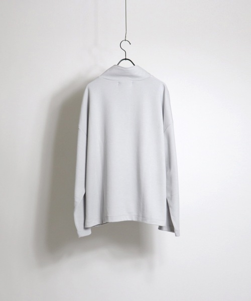 Confirm(コンファーム)の「Confirm / コンファーム ハーフジップ ポンチルーズカットソー(Tシャツ/カットソー・メンズ・ライトブルーグレー/グレイッシュブルー/チャコールグレー・L/M)」の9枚目の写真