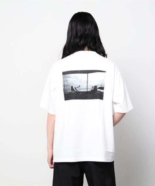 MAGIC NUMBER（マジック ナンバー）の「【MAGIC NUMBER】US COTTON PHOTO S/S TEE-SHIRT(LOOSE FIT)（Tシャツ/カットソー・メンズ・ホワイト/ヘザーグレー・X-LARGE/MEDIUM/LARGE）」の3枚目の写真