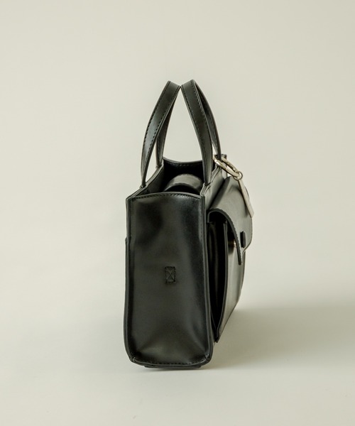 loti（ロティ）の「WEB限定 loti ポケットミニスクエアショルダー（ショルダーバッグ・レディース・ブラック/ピンク/イエロー/グリーン・ONE SIZE）」の8枚目の写真