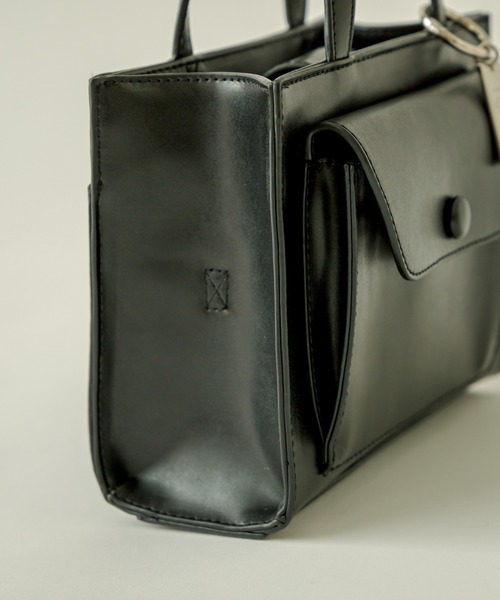 loti（ロティ）の「WEB限定 loti ポケットミニスクエアショルダー（ショルダーバッグ・レディース・ブラック/ピンク/イエロー/グリーン・ONE SIZE）」の6枚目の写真