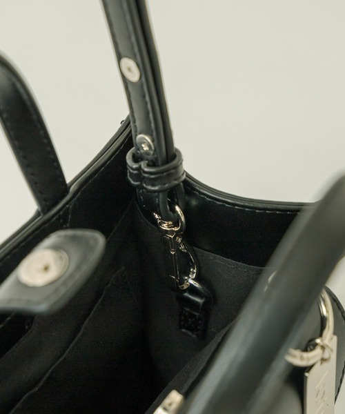 loti（ロティ）の「WEB限定 loti ポケットミニスクエアショルダー（ショルダーバッグ・レディース・ブラック/ピンク/イエロー/グリーン・ONE SIZE）」の18枚目の写真