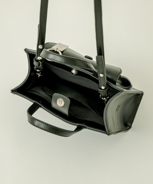 loti（ロティ）の「WEB限定 loti ポケットミニスクエアショルダー（ショルダーバッグ・レディース・ブラック/ピンク/イエロー/グリーン・ONE SIZE）」の21枚目の写真