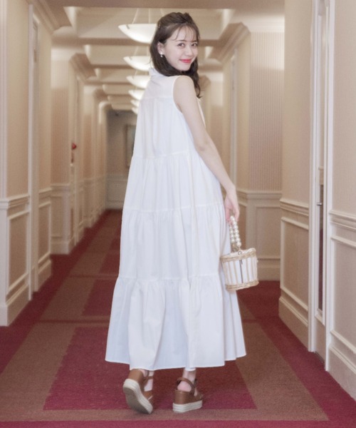 VIOLETTA（ヴィオレッタ）の「バリモアカラーティアードシャツワンピース（ワンピース・レディース・ホワイト/ベージュ・FREE）」の11枚目の写真