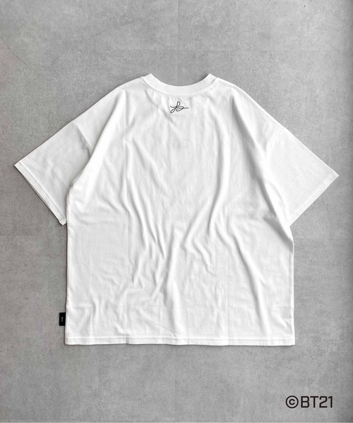 BT21（ビーティーイシビル）の「BT21 Tシャツ（Tシャツ/カットソー・レディース・ホワイト/ブルー/イエロー/パープル/ブラウン/レッド/ピンク・FREE）」の15枚目の写真