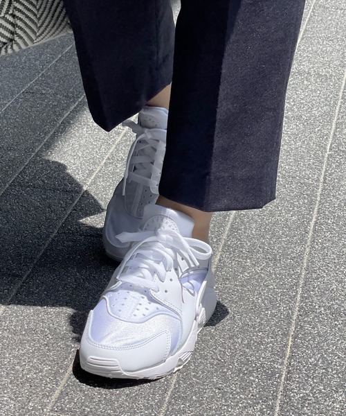NIKE（ナイキ）の「【NIKE/ナイキ】 Air Hurache（スニーカー・レディース・ホワイト・23cm/24cm/24.5cm/23.5cm）」の13枚目の写真