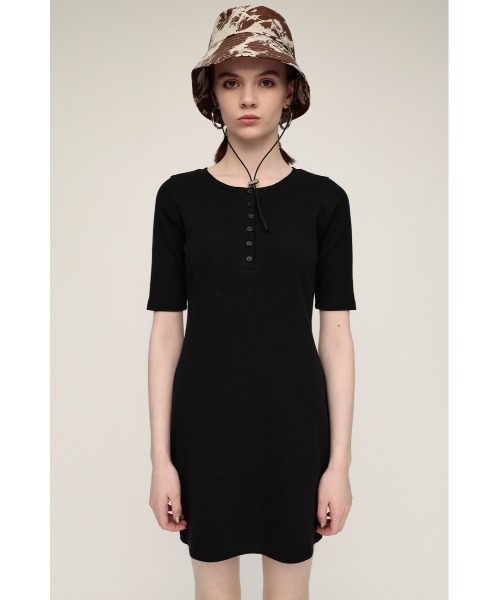 SLY（スライ）の「CUT RIB HENRY NECK S/OP カットリブ ヘンリーネック ショート ワンピース ミニワンピース（ワンピース・レディース・カーキ/ブラック/キャメル・1/2）」の5枚目の写真