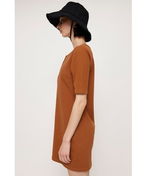 SLY（スライ）の「CUT RIB HENRY NECK S/OP カットリブ ヘンリーネック ショート ワンピース ミニワンピース（ワンピース・レディース・カーキ/ブラック/キャメル・1/2）」の14枚目の写真