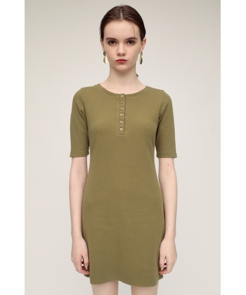 SLY（スライ）の「CUT RIB HENRY NECK S/OP カットリブ ヘンリーネック ショート ワンピース ミニワンピース（ワンピース・レディース・カーキ/ブラック/キャメル・1/2）」の9枚目の写真