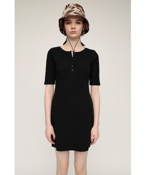 SLY（スライ）の「CUT RIB HENRY NECK S/OP カットリブ ヘンリーネック ショート ワンピース ミニワンピース（ワンピース・レディース・カーキ/ブラック/キャメル・1/2）」の4枚目の写真