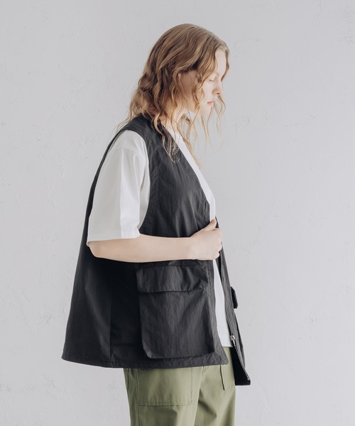epnok(エプノック)の「Cotton Nylon Hunting Vest/コットンナイロンハンティングベスト(ベスト・メンズ・ブラック/カーキ・MEDIUM/LARGE)」の14枚目の写真