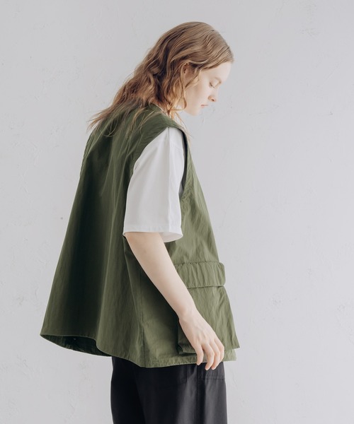 epnok(エプノック)の「Cotton Nylon Hunting Vest/コットンナイロンハンティングベスト(ベスト・メンズ・ブラック/カーキ・MEDIUM/LARGE)」の4枚目の写真