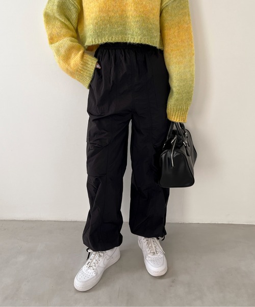 EPIMI E'PIMMY（エピミエピミー）の「ナイロンタックジョガーパンツ（カーゴパンツ・レディース・ブラック/オフホワイト/ピンク/モカ・MEDIUM）」の3枚目の写真