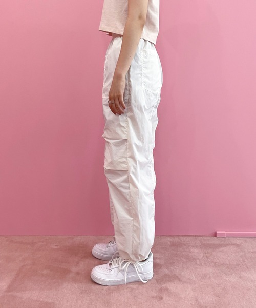 EPIMI E'PIMMY（エピミエピミー）の「ナイロンタックジョガーパンツ（カーゴパンツ・レディース・ブラック/オフホワイト/ピンク/モカ・MEDIUM）」の13枚目の写真