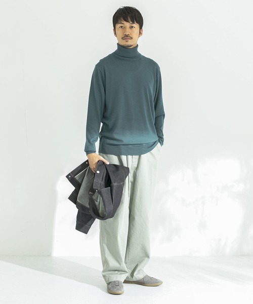 URBAN RESEARCH（アーバンリサーチ）の「イタリアンウールタートルネックニット（ニット/セーター・メンズ・ホワイト/ブラック/ブラウン系その他/ベージュ系その他/ブルー系その他・SMALL/MEDIUM/LARGE/X-LARGE）」の6枚目の写真