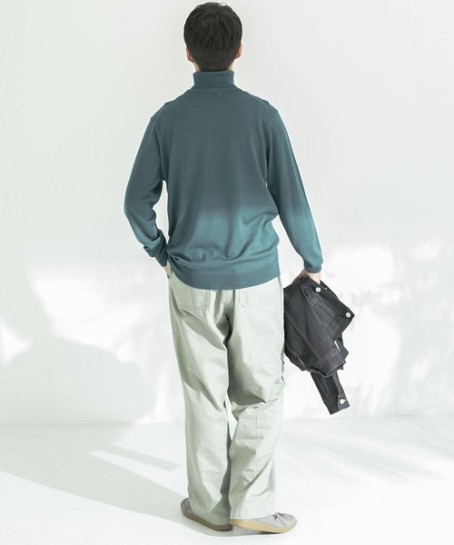 URBAN RESEARCH（アーバンリサーチ）の「イタリアンウールタートルネックニット（ニット/セーター・メンズ・ホワイト/ブラック/ブラウン系その他/ベージュ系その他/ブルー系その他・SMALL/MEDIUM/LARGE/X-LARGE）」の13枚目の写真